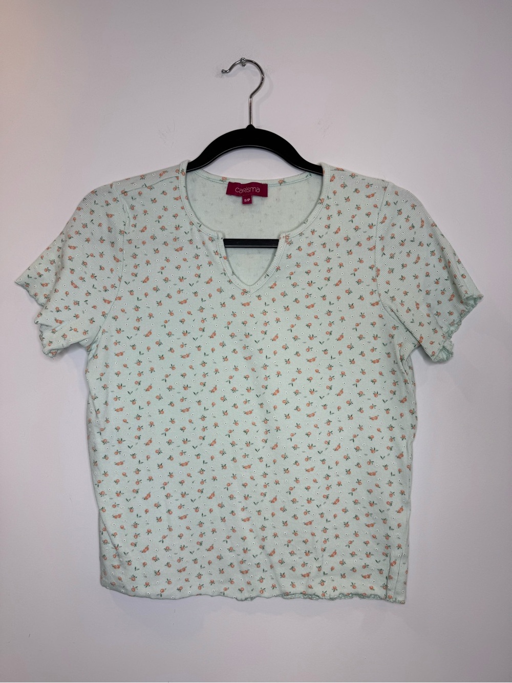 Carisma Mint dainty Floral Ribbeb Notch Neck Tee sz small lettuce hem